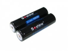 Soshine 18650 2200mAh Protected Li-ion Battery (2-Pack+Case)