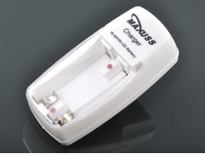 MAXUSS Ni-MH/Ni-CD 1.2V 160mA Smart Battery Charger